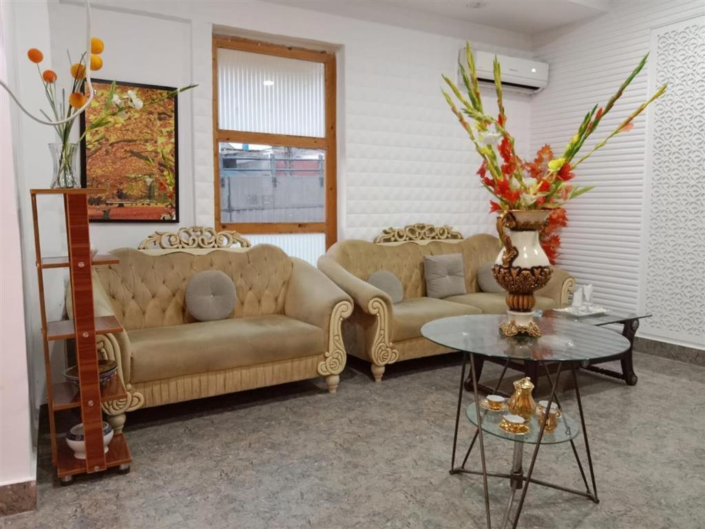 Helen One Hotel Лахор Экстерьер фото